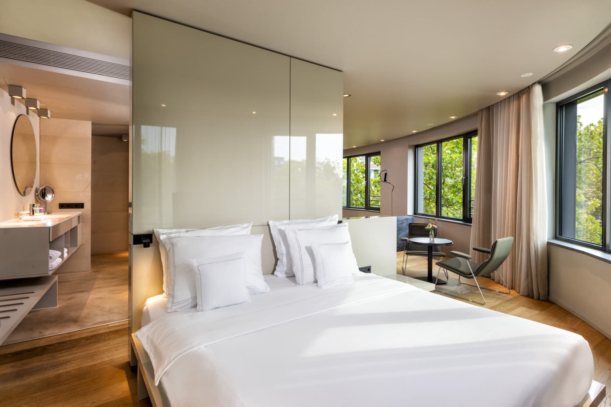 01 Junior Suite