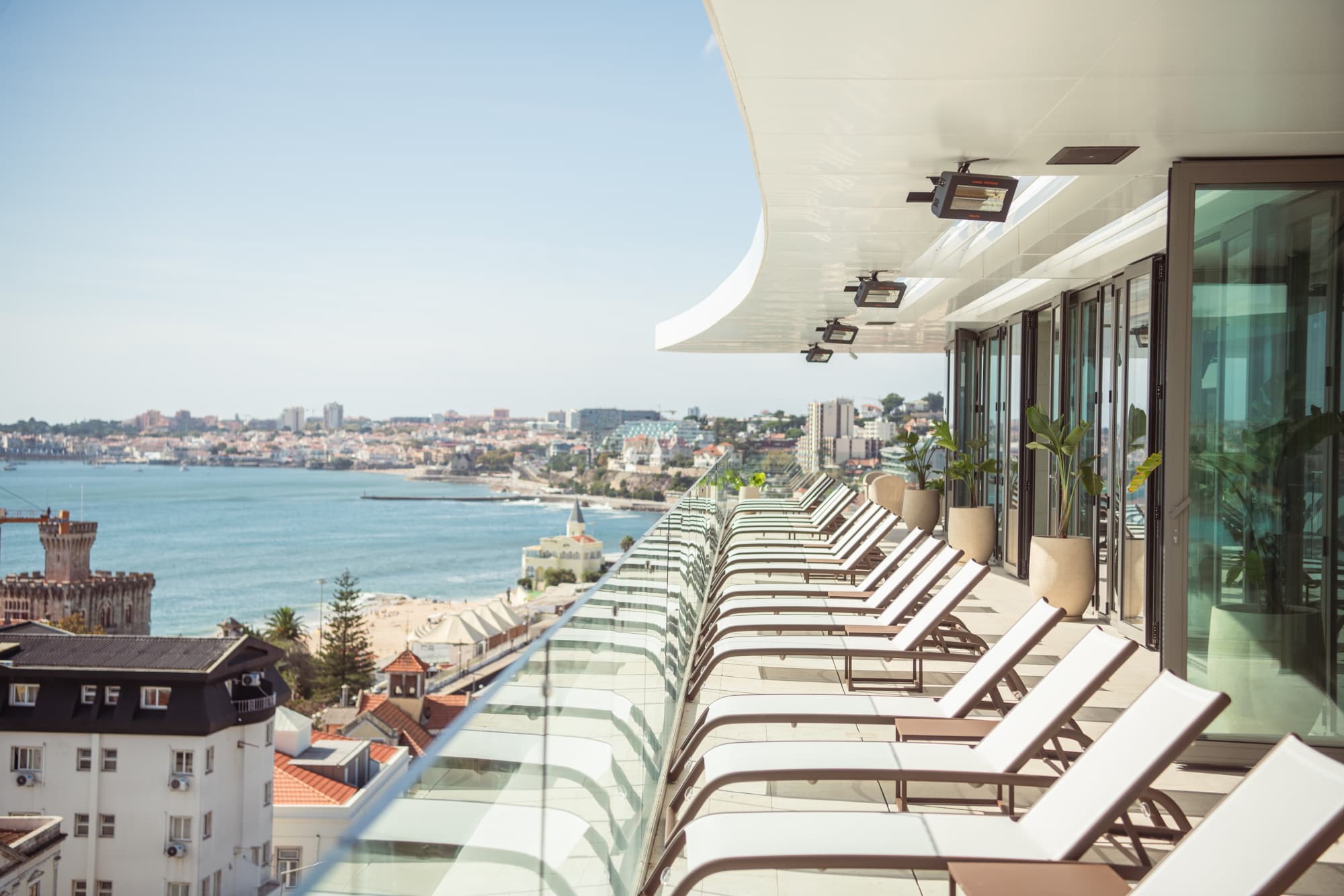 Vista a la piscina exterior