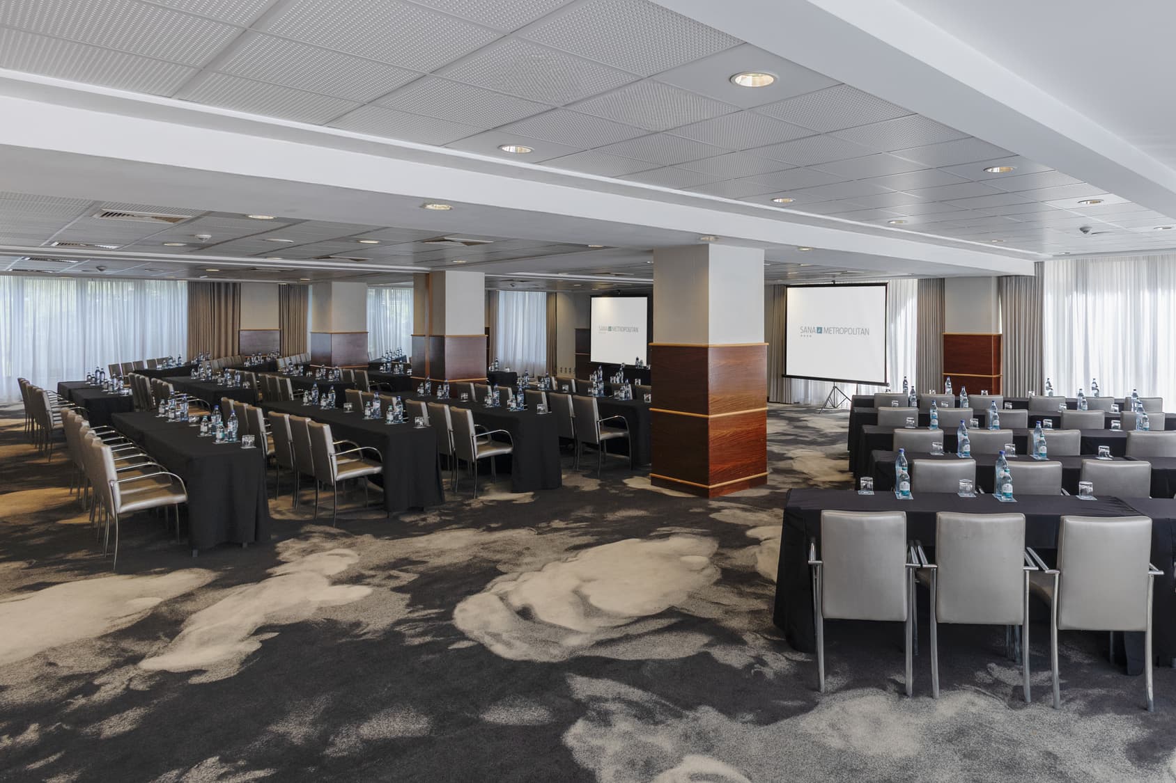 Meeting Rooms 