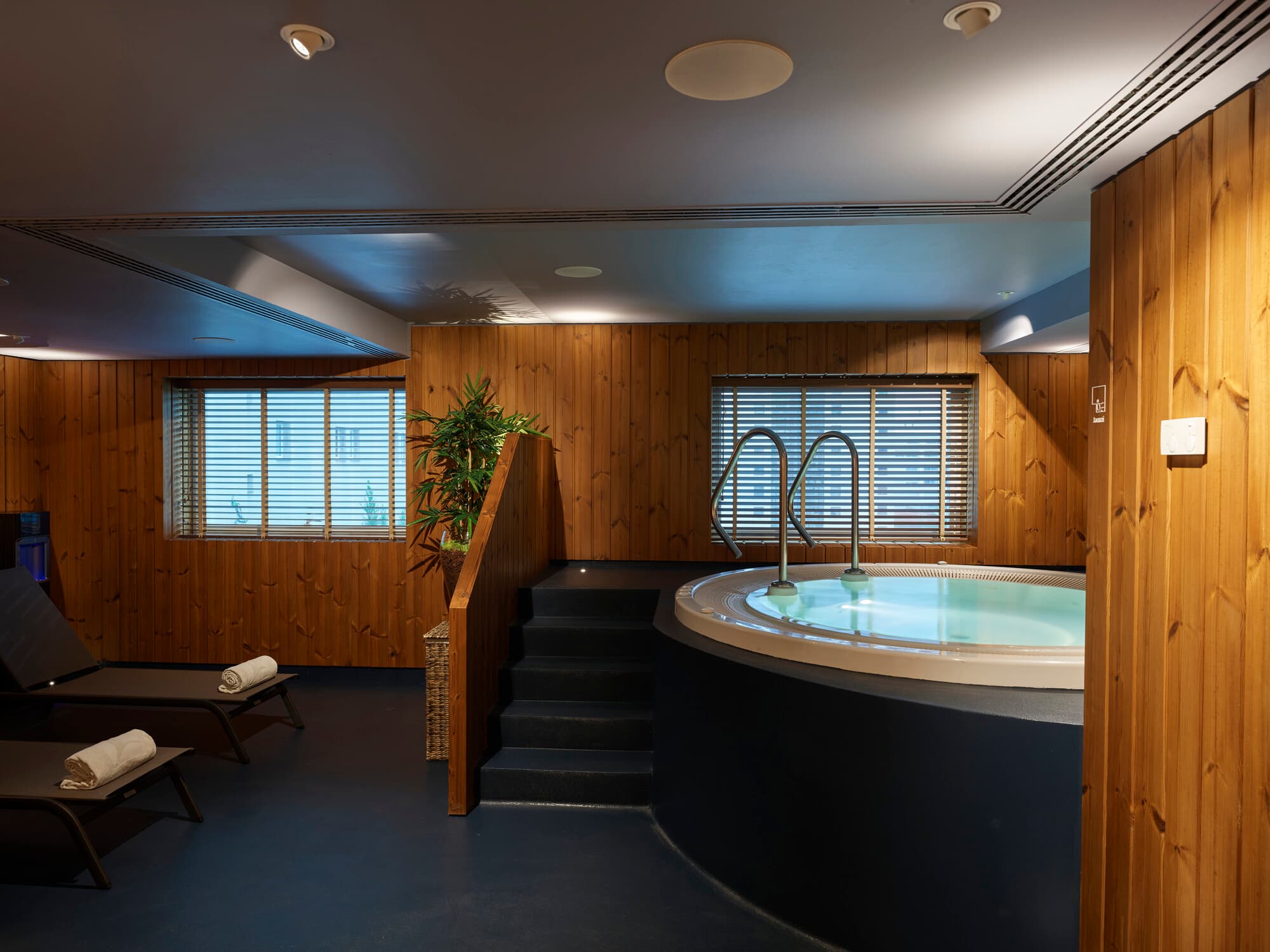 Sana Malhoa Hotel Lisboa Spa Jacuzzi 1