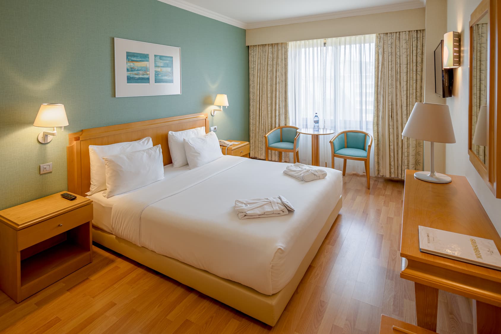 Sana Metropolitan Superior Room