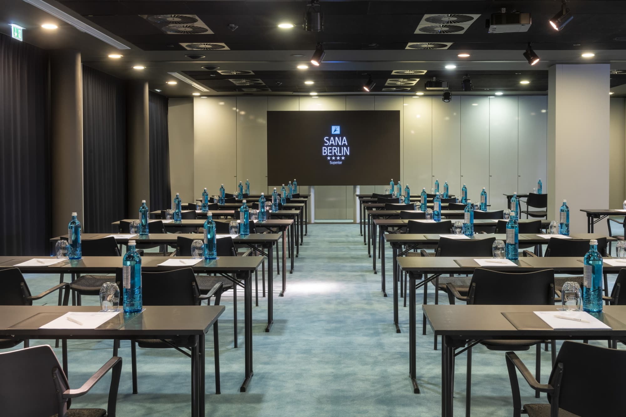 03 Meeting Rooms