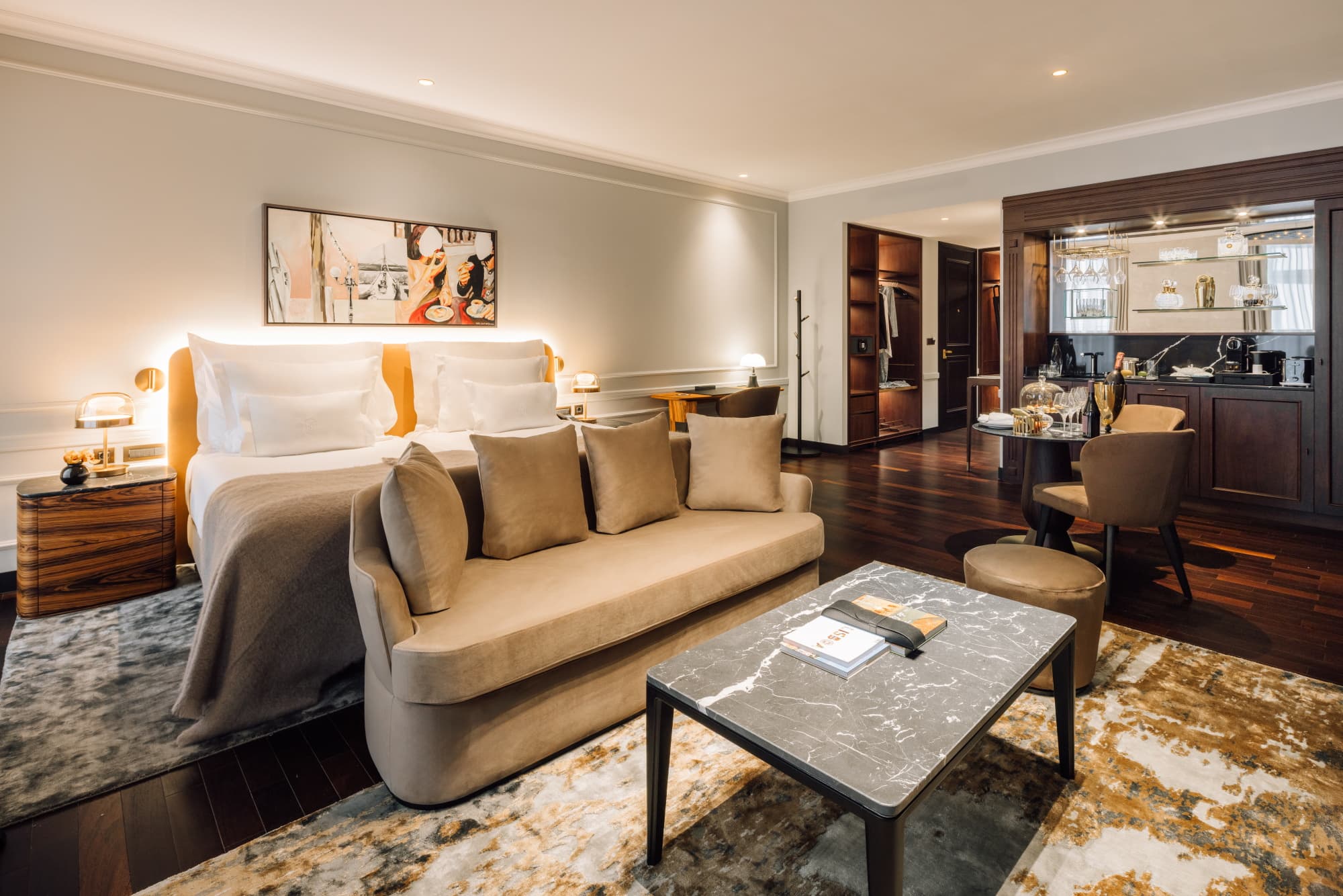 Deluxe Suite