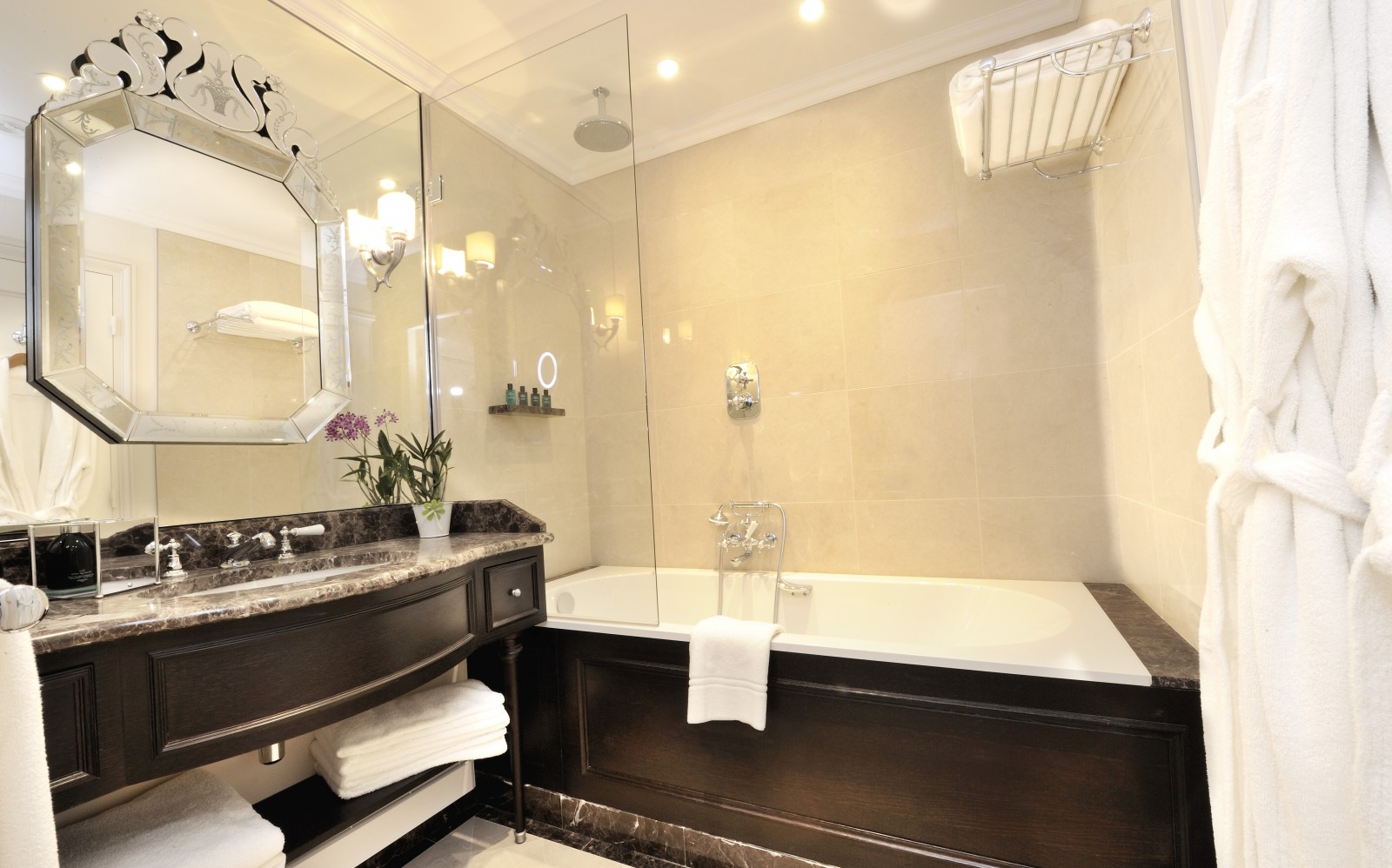 Wc Premium Prestige Terrace Room Auberge Du Jeu Du Paume Chantilly