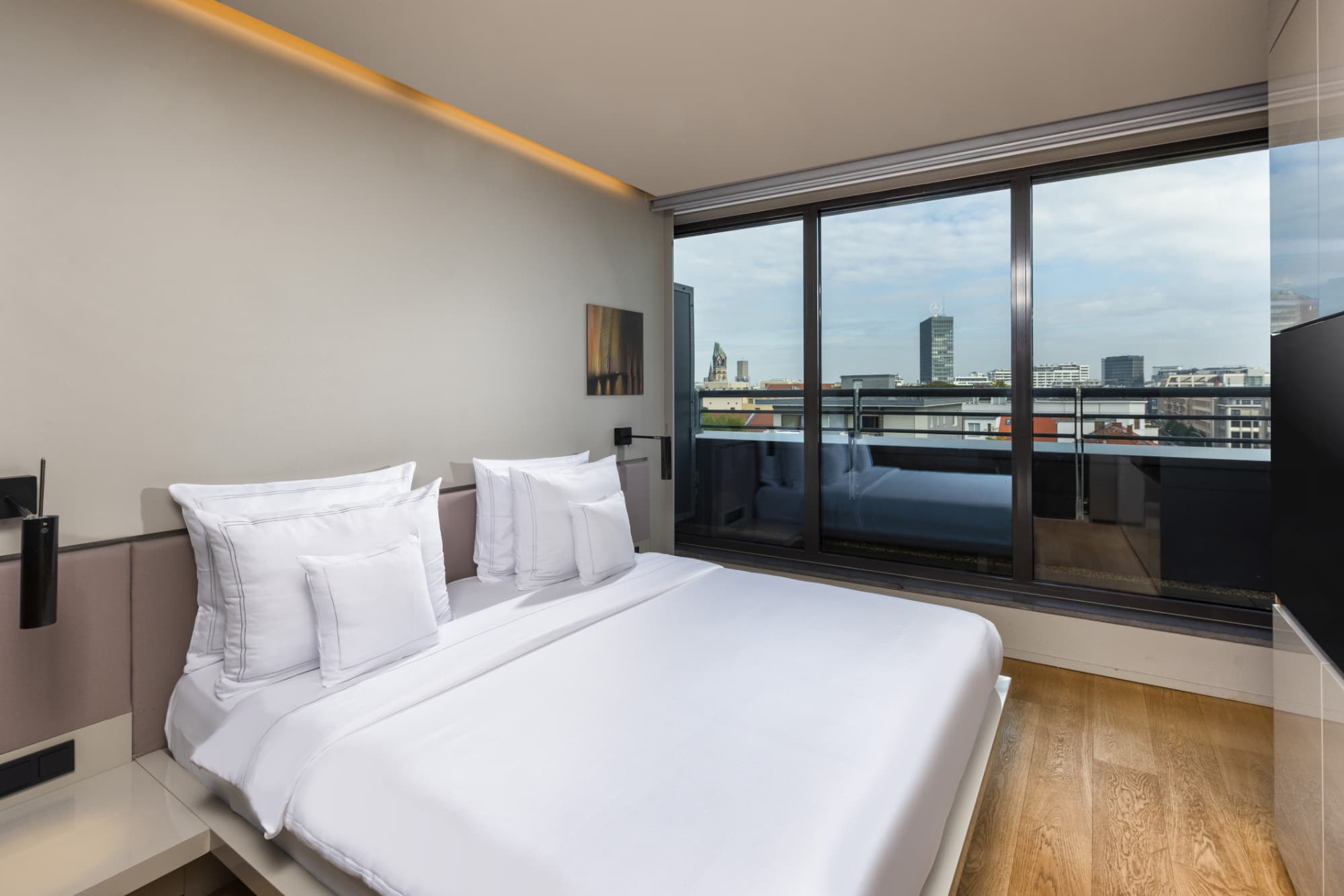 01 Premium Deluxe Room